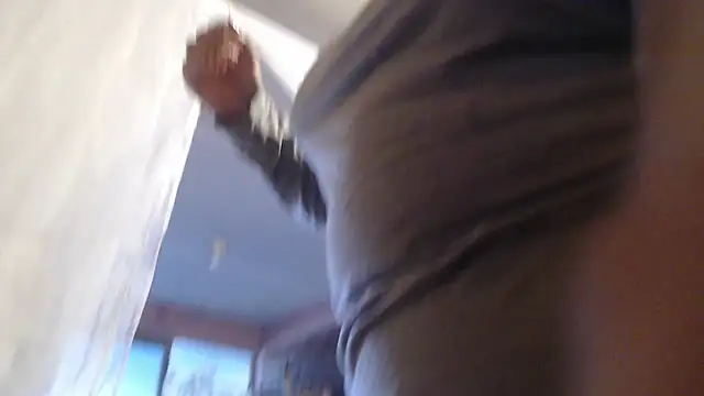 Hilarybunnyy online show from 10-30-25, 04:30