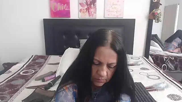 Snapshot of katiehotx chatting on 11-08-25, 07:34 katiehotx online show from 11-08-25, 07:34