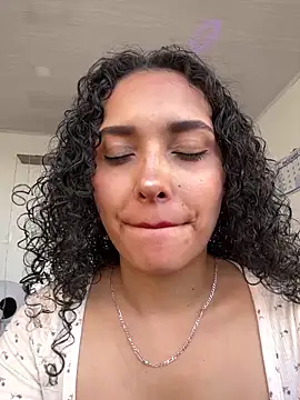 Lucy Marin online show from 12-11-24, 09:34