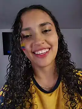 Snapshot of Lucy_Marin chatting on 06-18-26, 03:27 Lucy Marin online show from 06-18-26, 03:27