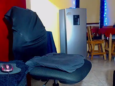 Snapshot of JABSCOTT chatting on 05-13-26, 11:29 JABSCOTT online show from 05-13-26, 11:29