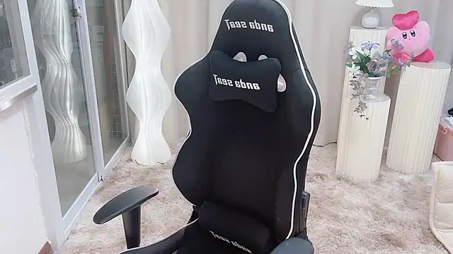 Snapshot of Happy_Kitty chatting on 03-03-25, 04:24 Happy Kitty online show from 03-03-25, 04:24