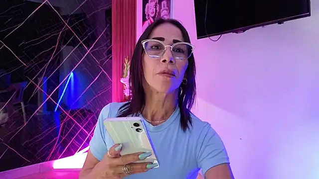 crisstal miler online show from 04-03-26, 03:04