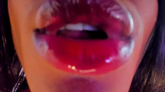 Snapshot of AdharaHills chatting on 11-28-25, 07:38 AdharaHills online show from 11-28-25, 07:38