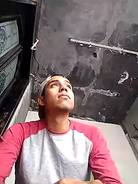 Snapshot of AlexAlejandro13 chatting on 12-18-24, 07:41 AlexAlejandro13 online show from 12-18-24, 07:41