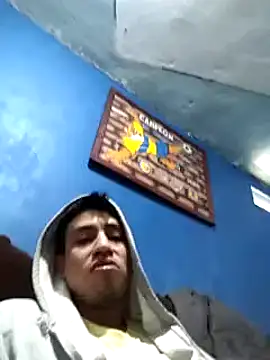 Snapshot of AlexAlejandro13 chatting on 12-26-24, 04:25 AlexAlejandro13 online show from 12-26-24, 04:25