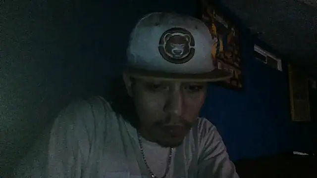 Snapshot of AlexAlejandro13 chatting on 09-21-25, 06:26 AlexAlejandro13 online show from 09-21-25, 06:26