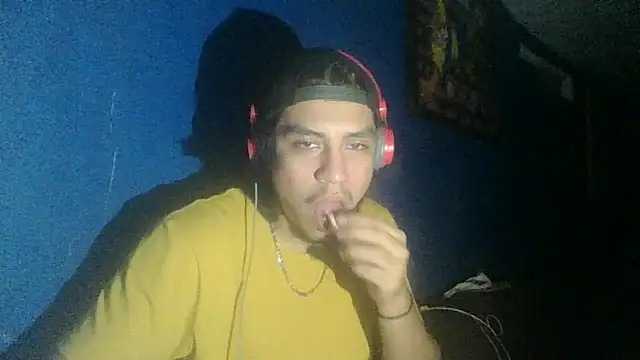 Snapshot of AlexAlejandro13 chatting on 10-02-25, 07:15 AlexAlejandro13 online show from 10-02-25, 07:15