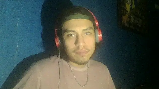 Snapshot of AlexAlejandro13 chatting on 10-04-25, 07:17 AlexAlejandro13 online show from 10-04-25, 07:17