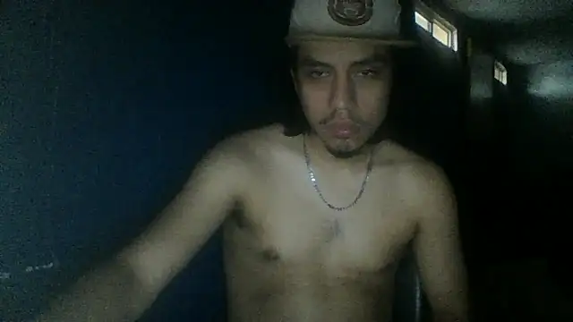 Snapshot of AlexAlejandro13 chatting on 10-17-25, 01:57 AlexAlejandro13 online show from 10-17-25, 01:57
