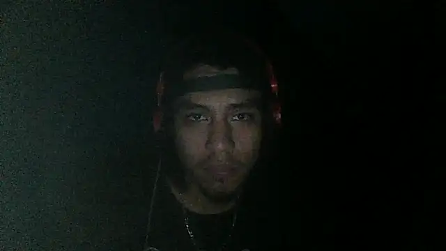 Snapshot of AlexAlejandro13 chatting on 10-21-25, 06:03 AlexAlejandro13 online show from 10-21-25, 06:03