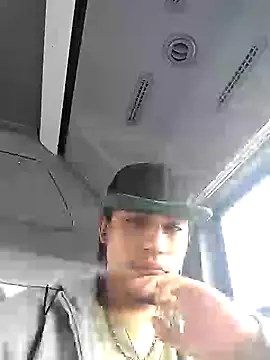 Snapshot of AlexAlejandro13 chatting on 11-09-25, 09:57 AlexAlejandro13 online show from 11-09-25, 09:57