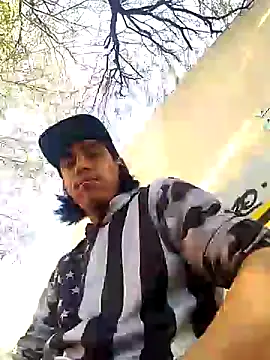 Snapshot of AlexAlejandro13 chatting on 11-17-25, 09:42 AlexAlejandro13 online show from 11-17-25, 09:42