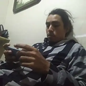 Snapshot of AlexAlejandro13 chatting on 04-19-26, 02:11 AlexAlejandro13 online show from 04-19-26, 02:11