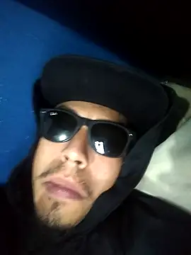 Snapshot of AlexAlejandro13 chatting on 04-21-26, 10:12 AlexAlejandro13 online show from 04-21-26, 10:12