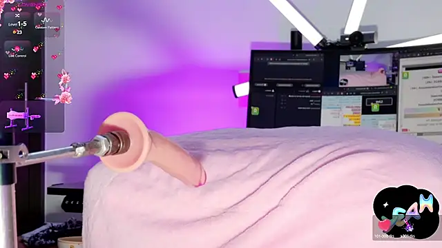 Snapshot of Scarlett-Smile chatting on 02-04-25, 11:38 Scarlett-Smile online show from 02-04-25, 11:38