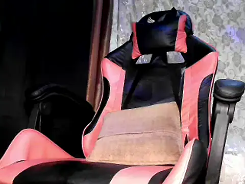 Snapshot of BrendaMore chatting on 12-22-24, 08:38 BrendaMore online show from 12-22-24, 08:38