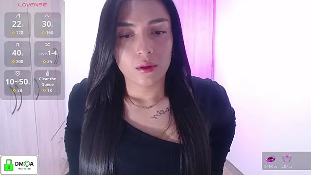 EricaVanderhill online show from 11-18-25, 01:55