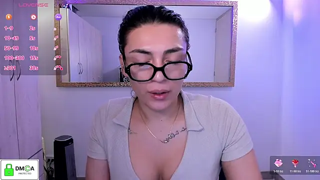 Snapshot of EricaVanderhill chatting on 05-19-26, 11:22 EricaVanderhill online show from 05-19-26, 11:22