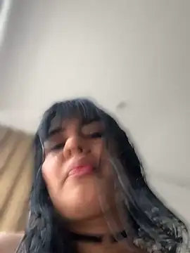 Snapshot of Roxxannne chatting on 03-15-25, 06:21 Roxxannne online show from 03-15-25, 06:21