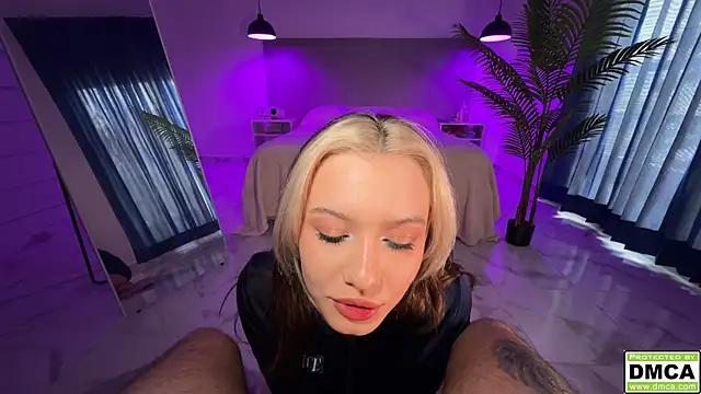 Snapshot of _blowjob_queen chatting on 09-18-25, 10:12 blowjob queen online show from 09-18-25, 10:12