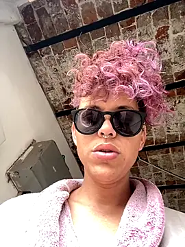 Snapshot of Alicbranca chatting on 09-21-25, 07:37 Alicbranca online show from 09-21-25, 07:37