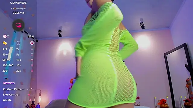 Snapshot of brianathompson chatting on 10-22-25, 07:02 brianathompson online show from 10-22-25, 07:02