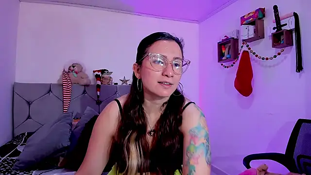 vanessabrown  online show from 12-22-25, 02:47