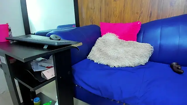 Snapshot of Mature_Skinny chatting on 02-11-25, 03:18 Mature Skinny online show from 02-11-25, 03:18