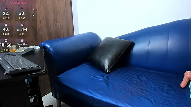 Snapshot of Mature_Skinny chatting on 11-19-25, 06:24 Mature Skinny online show from 11-19-25, 06:24