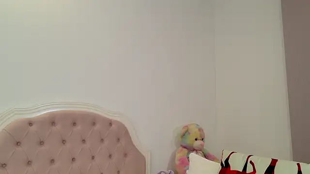 Snapshot of Sensualtease chatting on 01-04-25, 04:44 Sensualtease online show from 01-04-25, 04:44