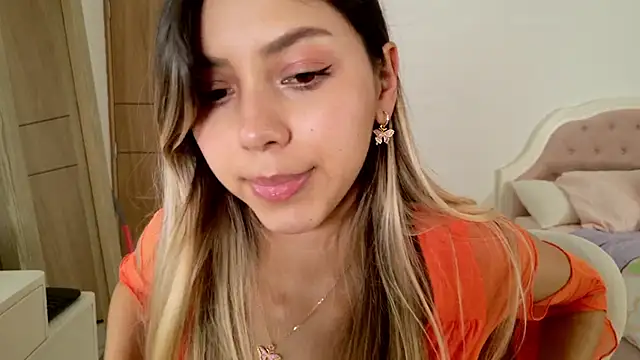 Snapshot of Sensualtease chatting on 02-07-25, 11:55 Sensualtease online show from 02-07-25, 11:55