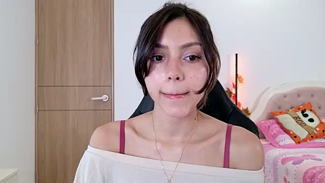 Snapshot of Sensualtease chatting on 10-21-25, 08:31 Sensualtease online show from 10-21-25, 08:31