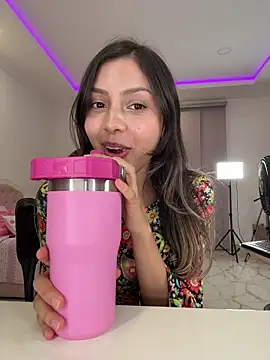 Snapshot of Sensualtease chatting on 11-20-25, 11:15 Sensualtease online show from 11-20-25, 11:15