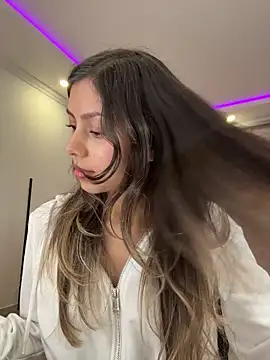 Snapshot of Sensualtease chatting on 12-02-25, 04:29 Sensualtease online show from 12-02-25, 04:29