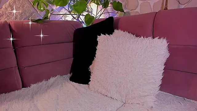 glamour kitten online show from 02-19-26, 05:31