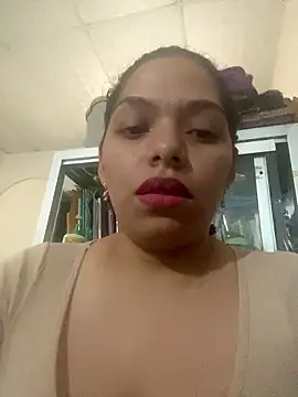 Snapshot of Reynamore chatting on 01-15-26, 08:23 Reynamore online show from 01-15-26, 08:23