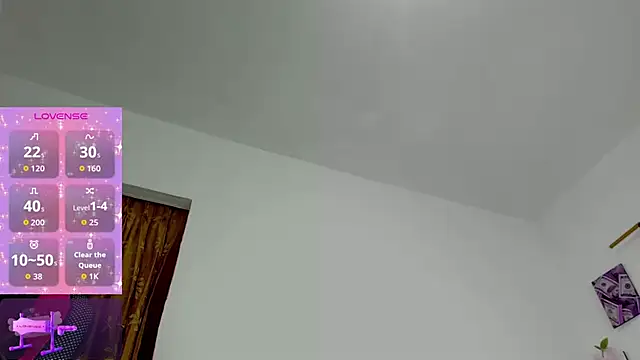 Snapshot of HollyJorda chatting on 09-23-25, 02:09 HollyJorda online show from 09-23-25, 02:09