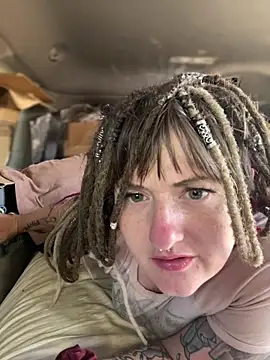 1-800-FUCKYOU online show from 09-12-25, 08:31