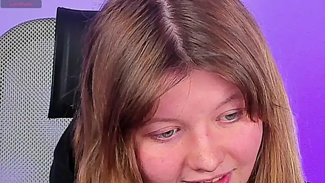 Snapshot of Vivian_cutie chatting on 02-26-25, 03:41 Vivian cutie online show from 02-26-25, 03:41