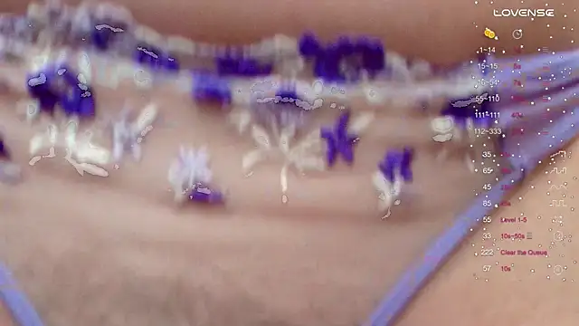 Snapshot of Vivian_cutie chatting on 03-14-25, 06:39 Vivian cutie online show from 03-14-25, 06:39