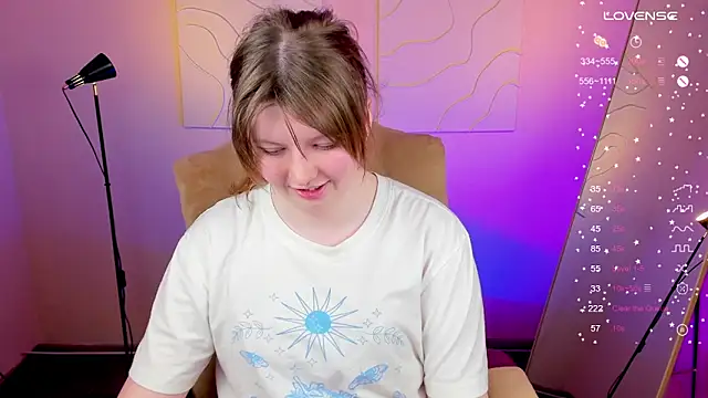 Snapshot of Vivian_cutie chatting on 03-18-25, 06:37 Vivian cutie online show from 03-18-25, 06:37