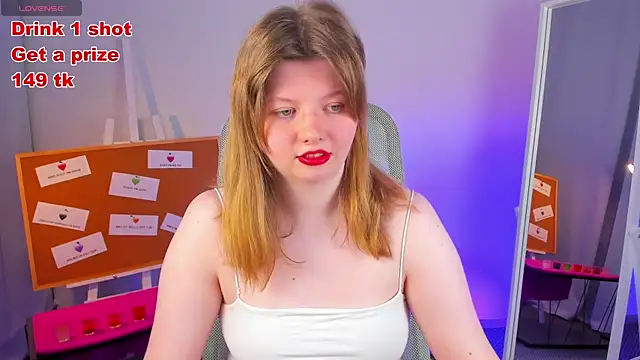 Snapshot of Vivian_cutie chatting on 03-22-25, 10:49 Vivian cutie online show from 03-22-25, 10:49