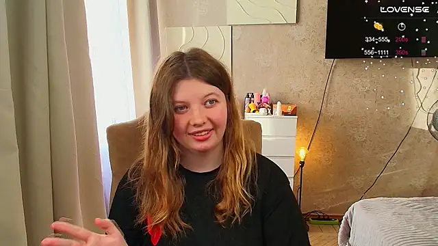 Snapshot of Vivian_cutie chatting on 09-19-25, 02:29 Vivian cutie online show from 09-19-25, 02:29