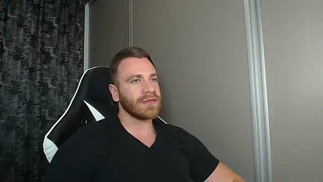Snapshot of Thori92 chatting on 06-15-26, 02:08 Thori92 online show from 06-15-26, 02:08