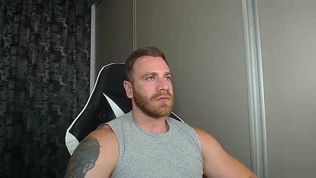 Snapshot of Thori92 chatting on 06-16-26, 06:21 Thori92 online show from 06-16-26, 06:21
