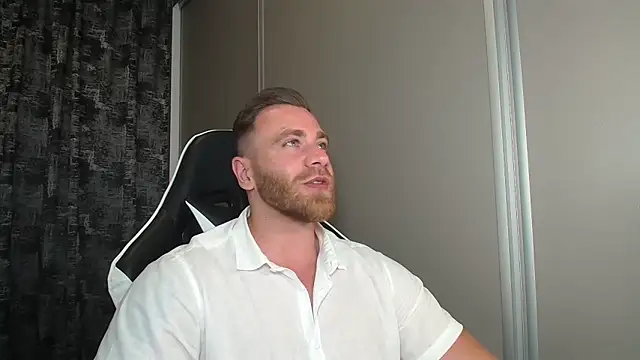 Snapshot of Thori92 chatting on 06-21-26, 07:27 Thori92 online show from 06-21-26, 07:27