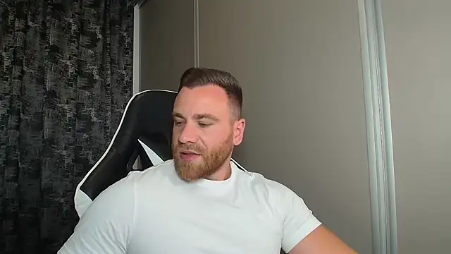 Snapshot of Thori92 chatting on 06-24-26, 06:18 Thori92 online show from 06-24-26, 06:18