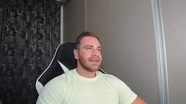 Snapshot of Thori92 chatting on 07-15-26, 06:13 Thori92 online show from 07-15-26, 06:13