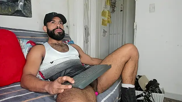 sweatyhairypig23 online show from 01-16-26, 12:20